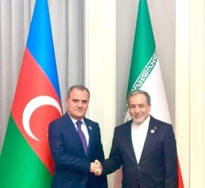 İran və Azərbaycan xarici işlər nazirləri münasibətlərin inkişafını müzakirə ediblər